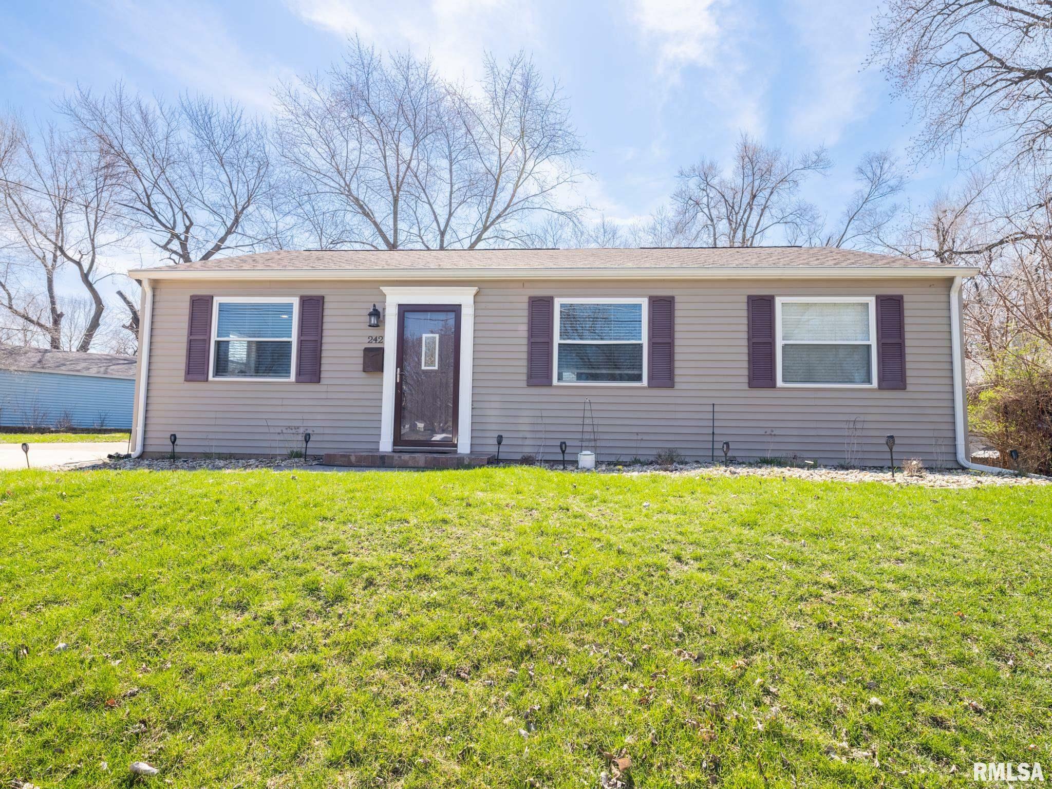 Property Photo:  242 Algonquin Road  IL 61554 