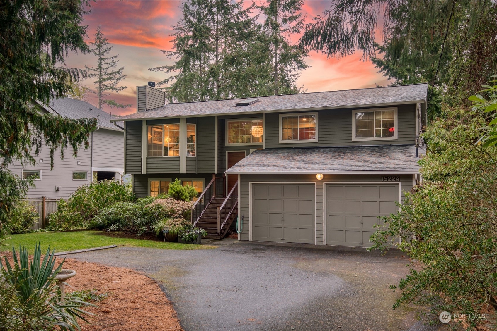 Property Photo: 15224 Dayton Avenue N WA 98133