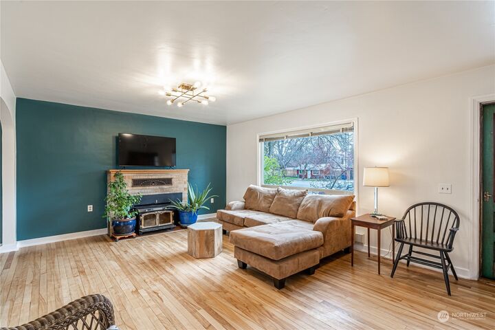 Property Photo: 417 E Wapato Street WA 98816