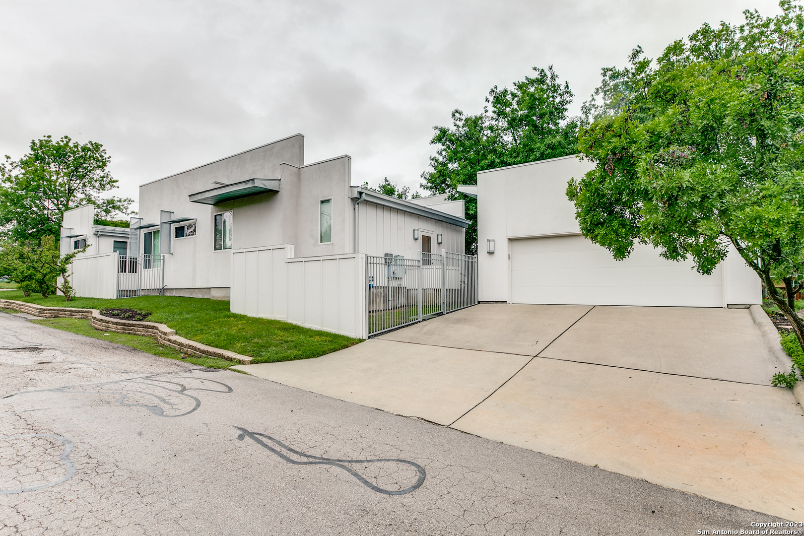 Property Photo:  225 Holland Ave  TX 78212 