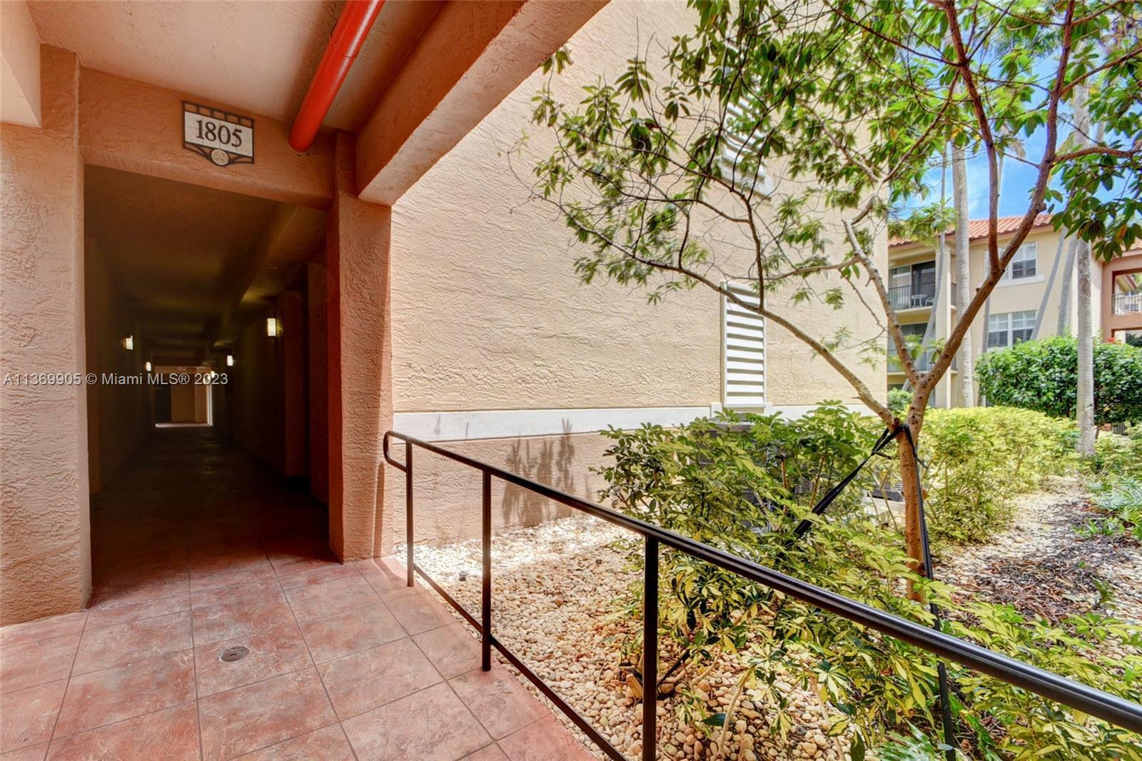 Property Photo:  1805 N Flagler Dr 119  FL 33407 