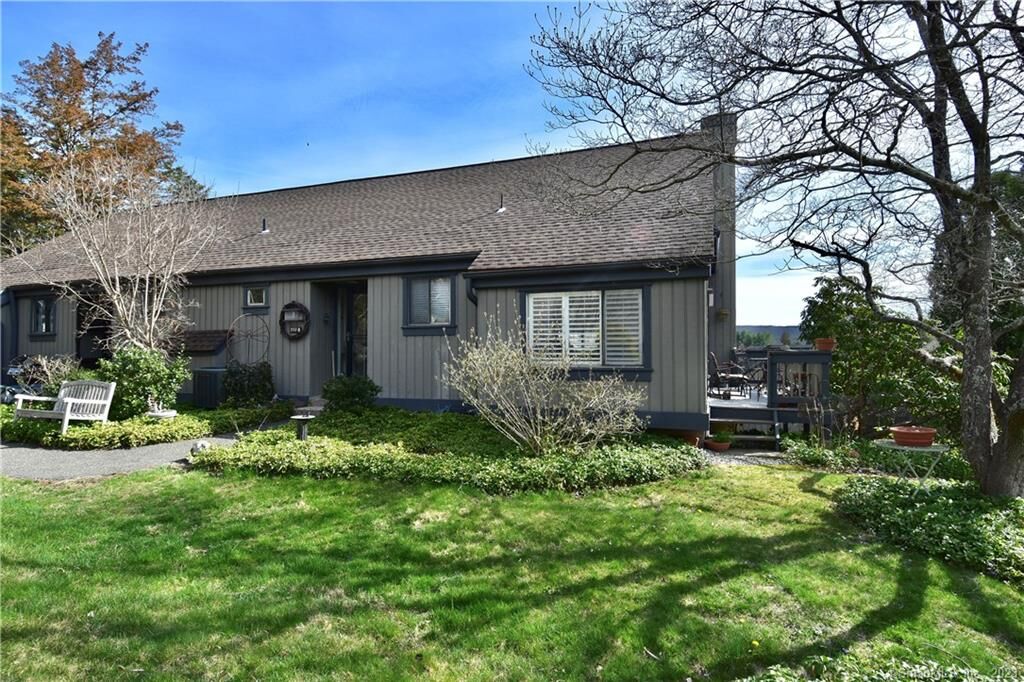 Property Photo:  269 Heritage Village B  CT 06488 