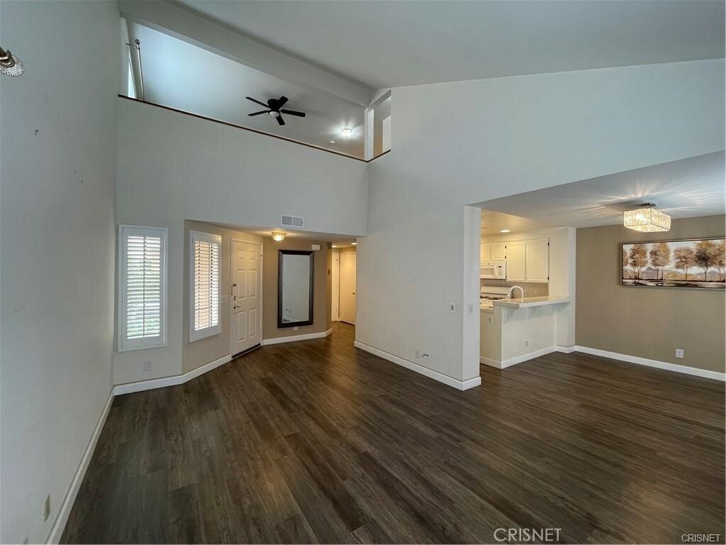 Property Photo:  5906 Etiwanda Avenue 3  CA 91356 