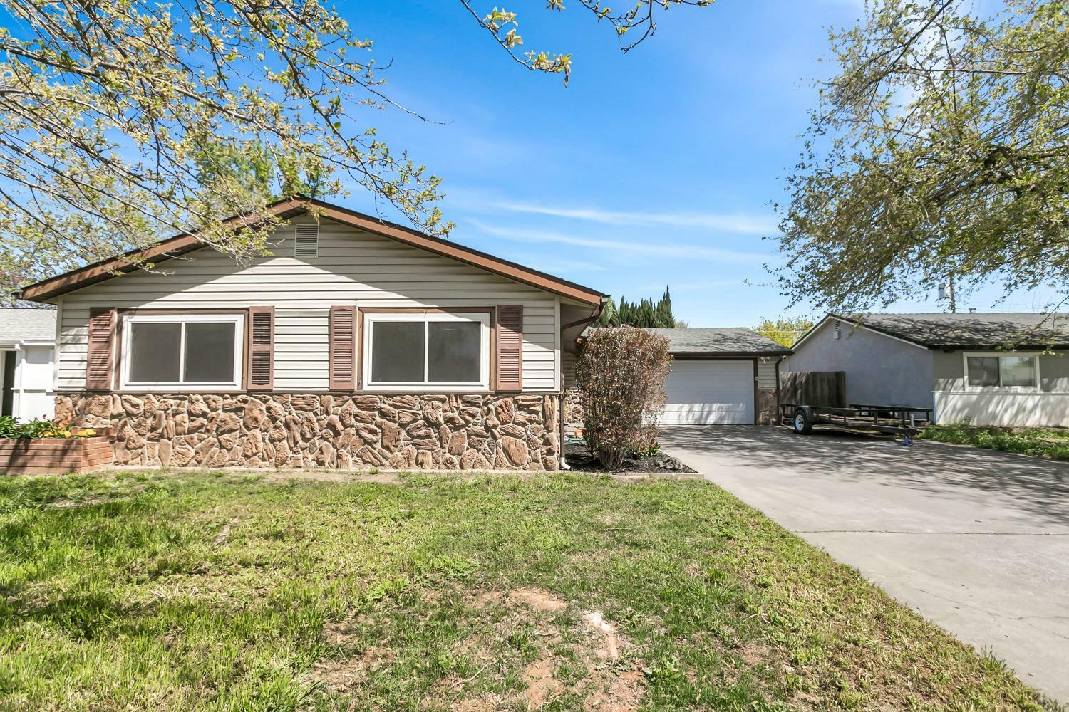 Property Photo:  2941 NE Grayson Way  CA 95670 