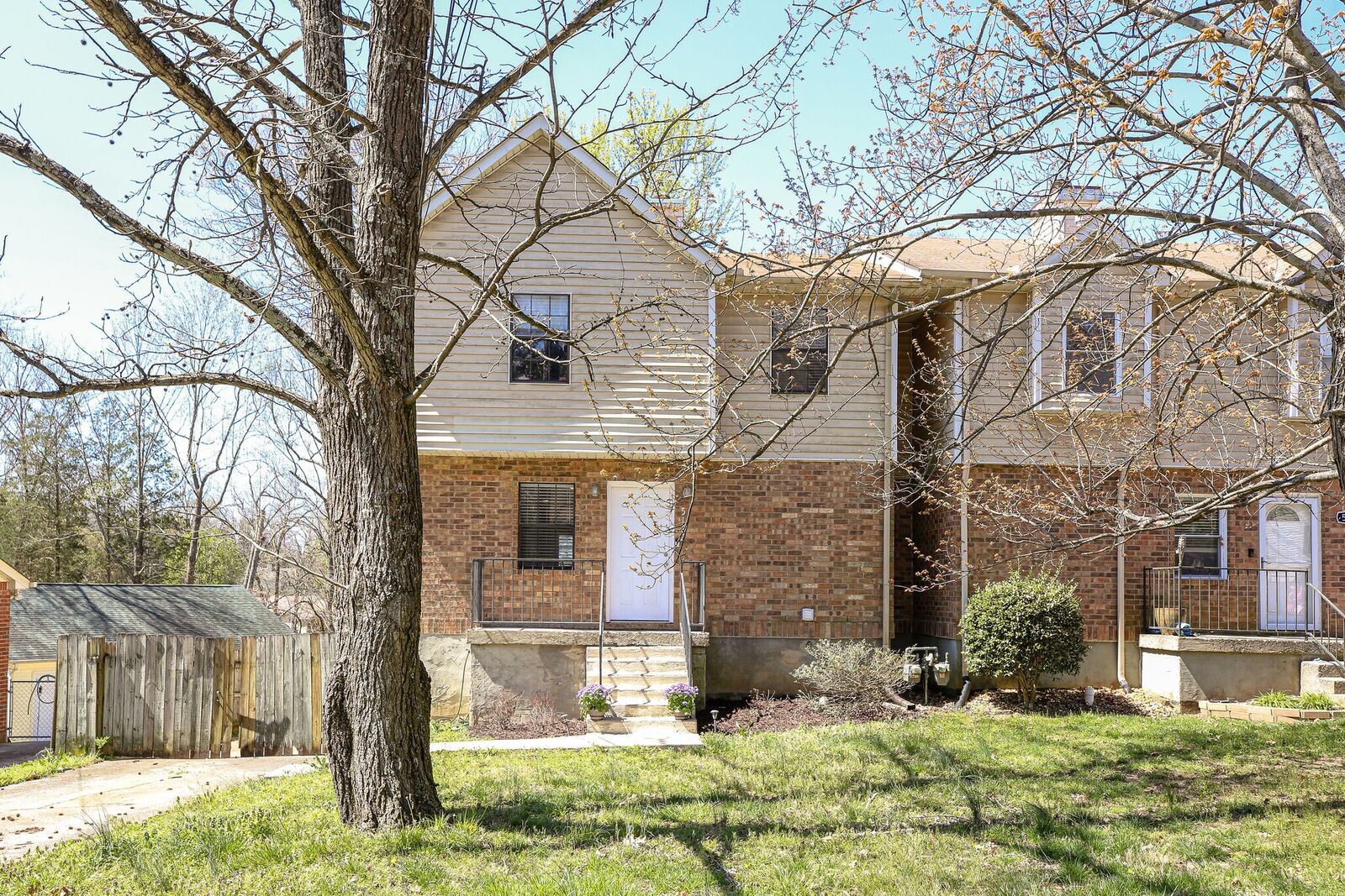 Property Photo:  5162 Hunters Point Ln  TN 37076 