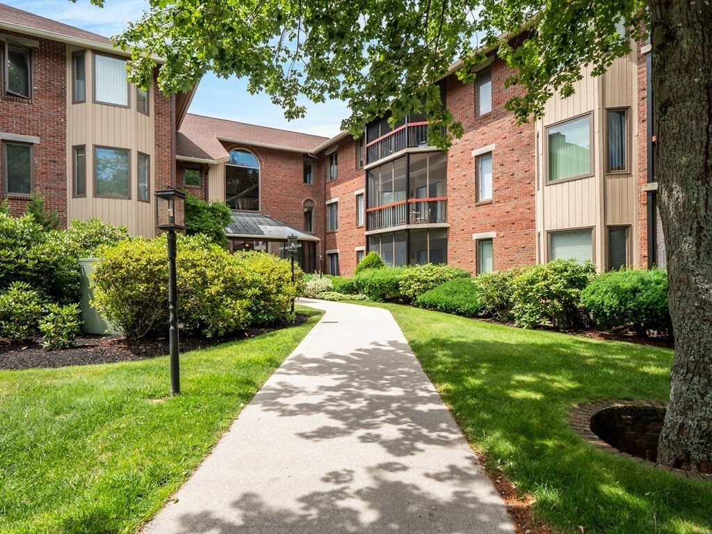 Property Photo:  770 Salisbury St 345  MA 01609 