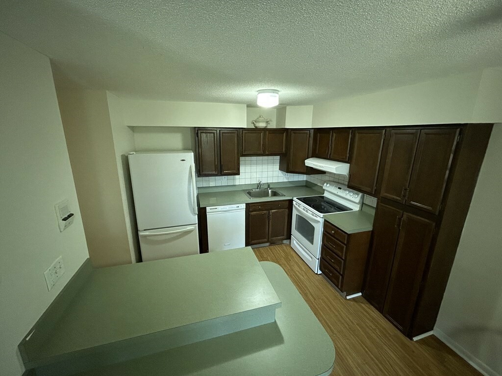 Property Photo:  96 Fuller St 27  MA 01056 