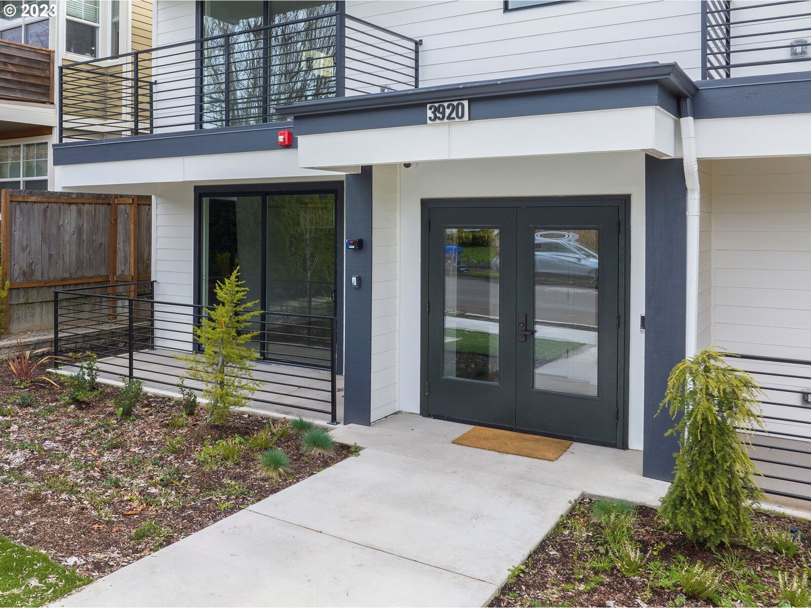 Property Photo: 3920 N Montana Ave 101 OR 97227