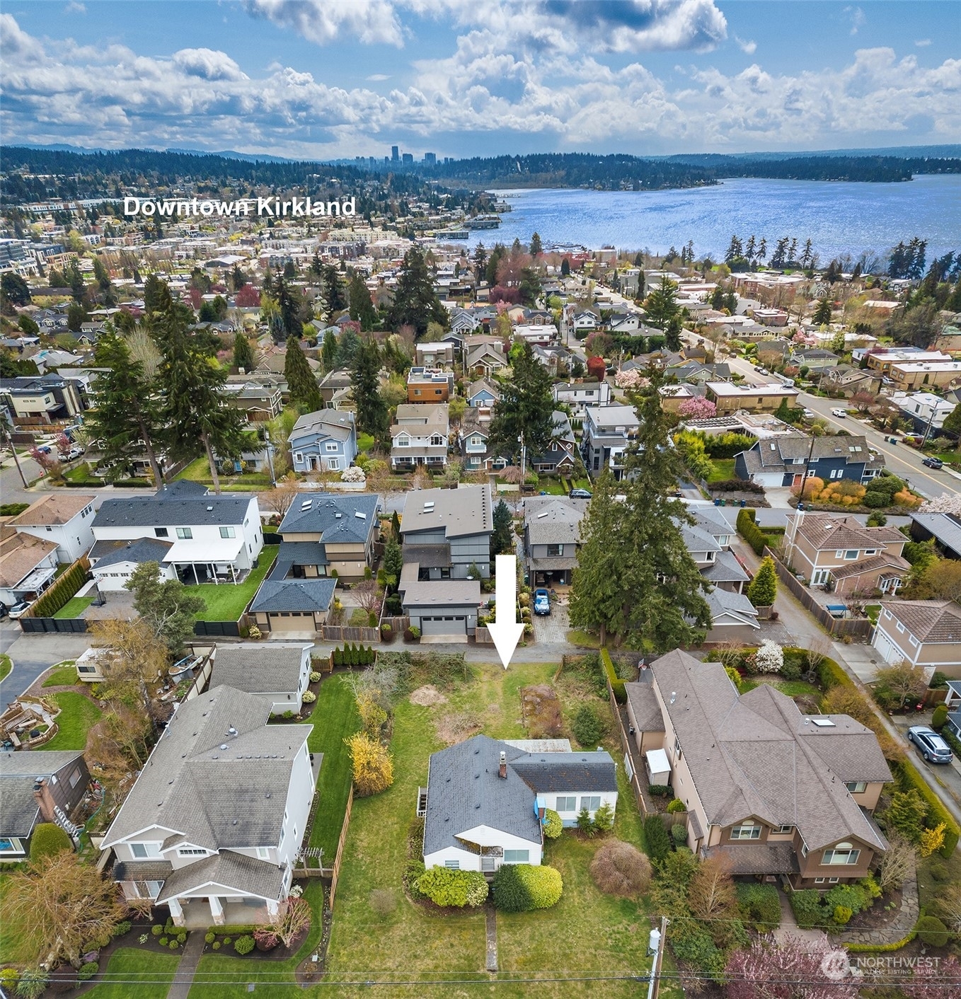 Property Photo:  123 13th Avenue  WA 98033 