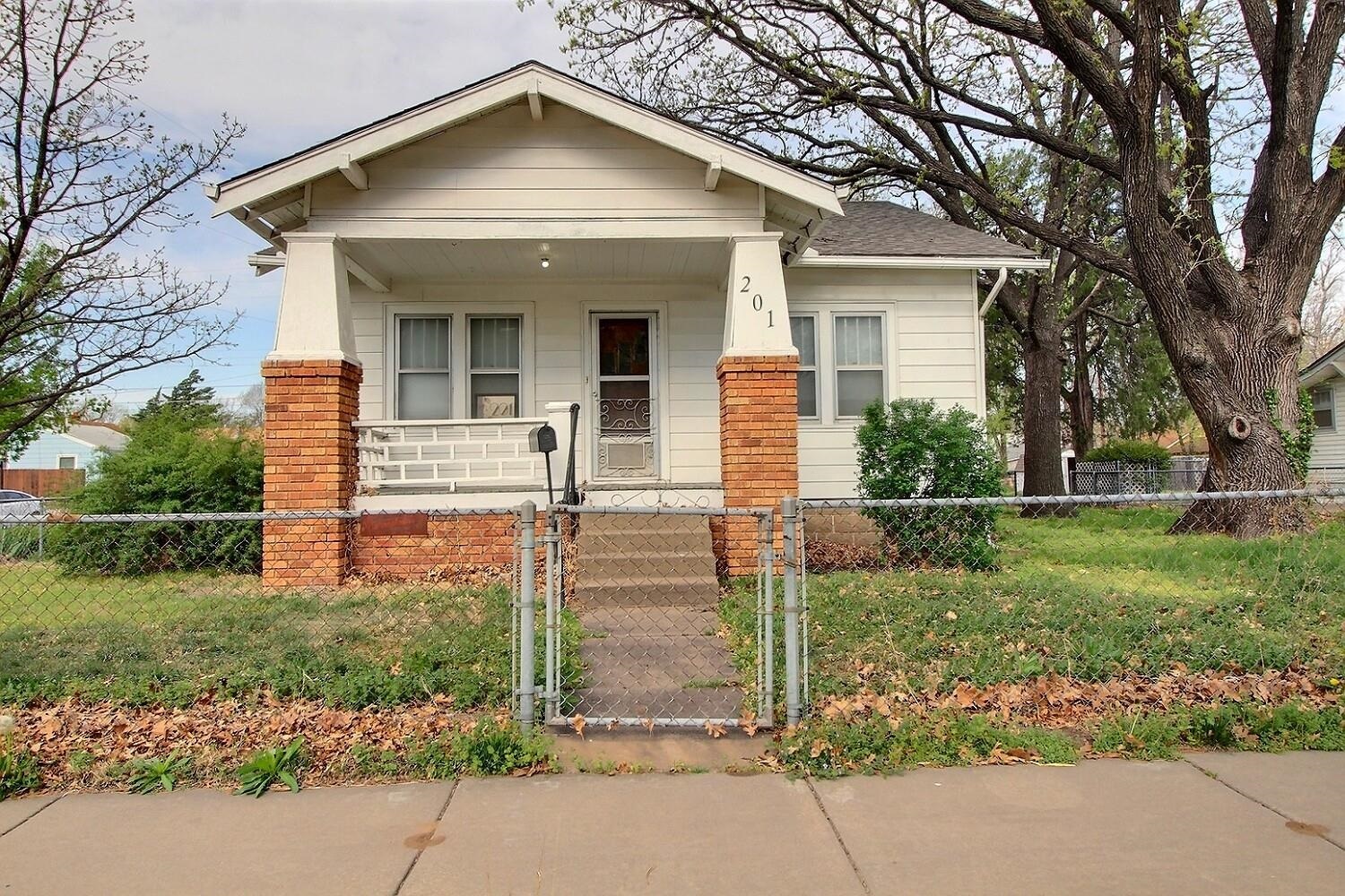 Property Photo:  201 N Meridian  KS 67203 