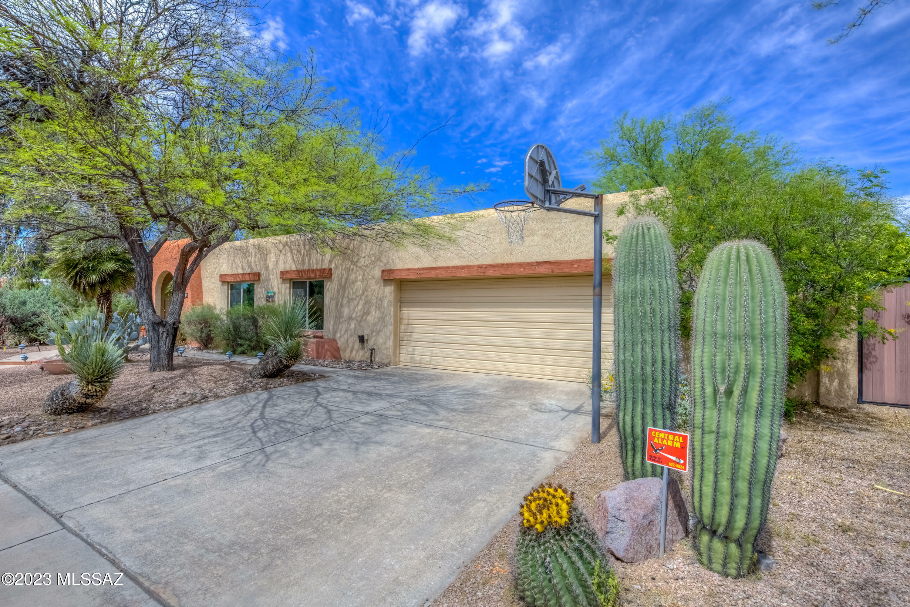 Property Photo:  7561 E La Cienega Drive  AZ 85715 