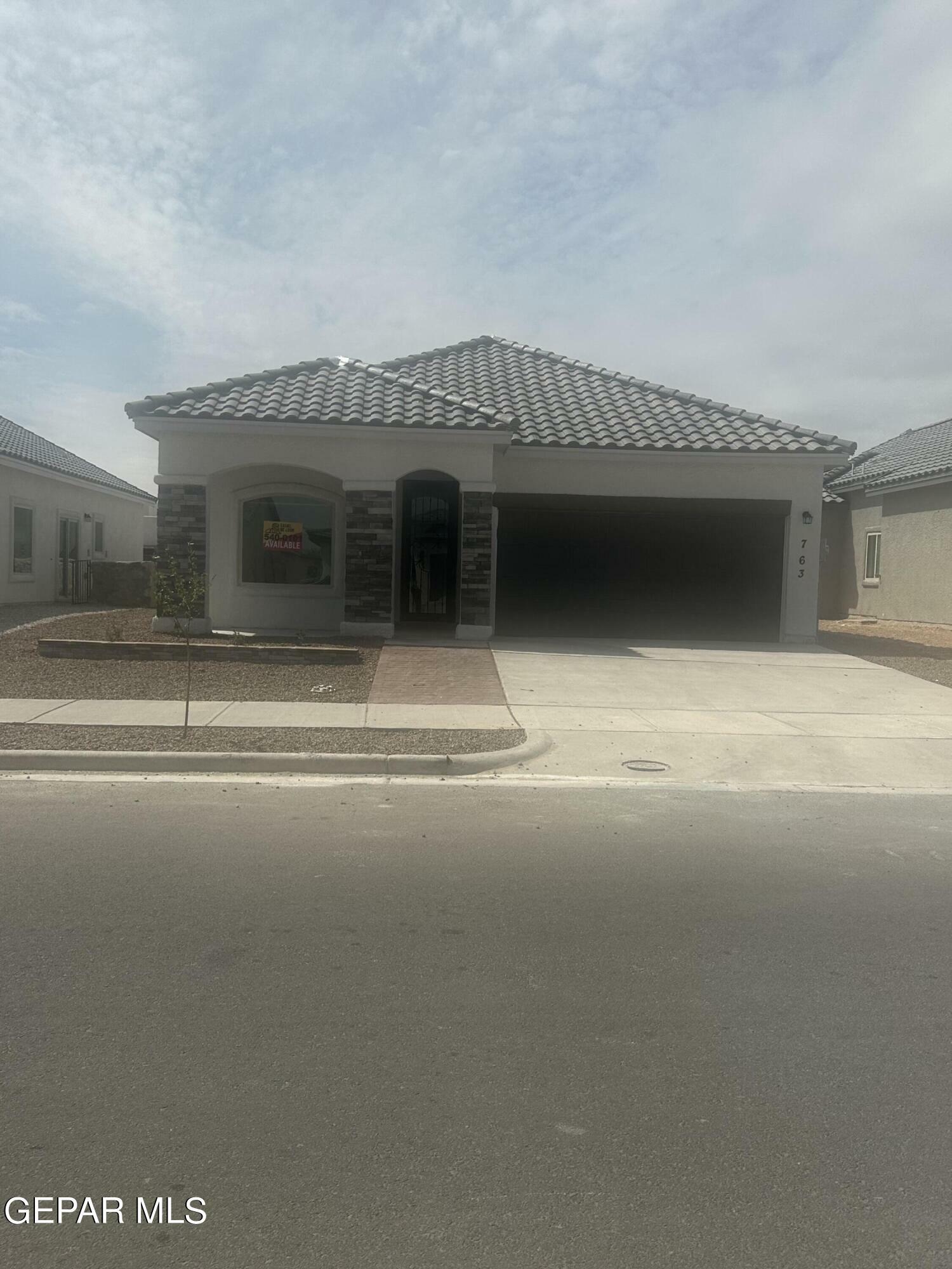 Property Photo: 1045 Summer Lake Street TX 79928