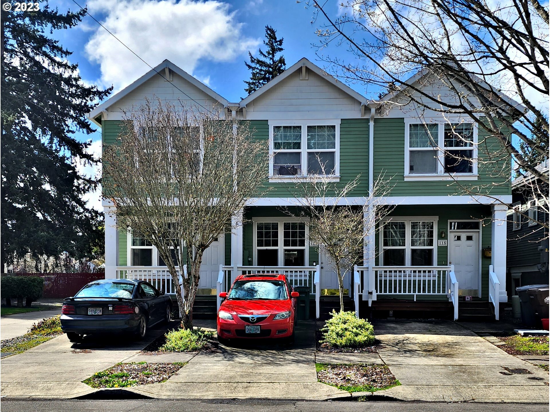 Property Photo:  129 SE 8th Ave  OR 97123 