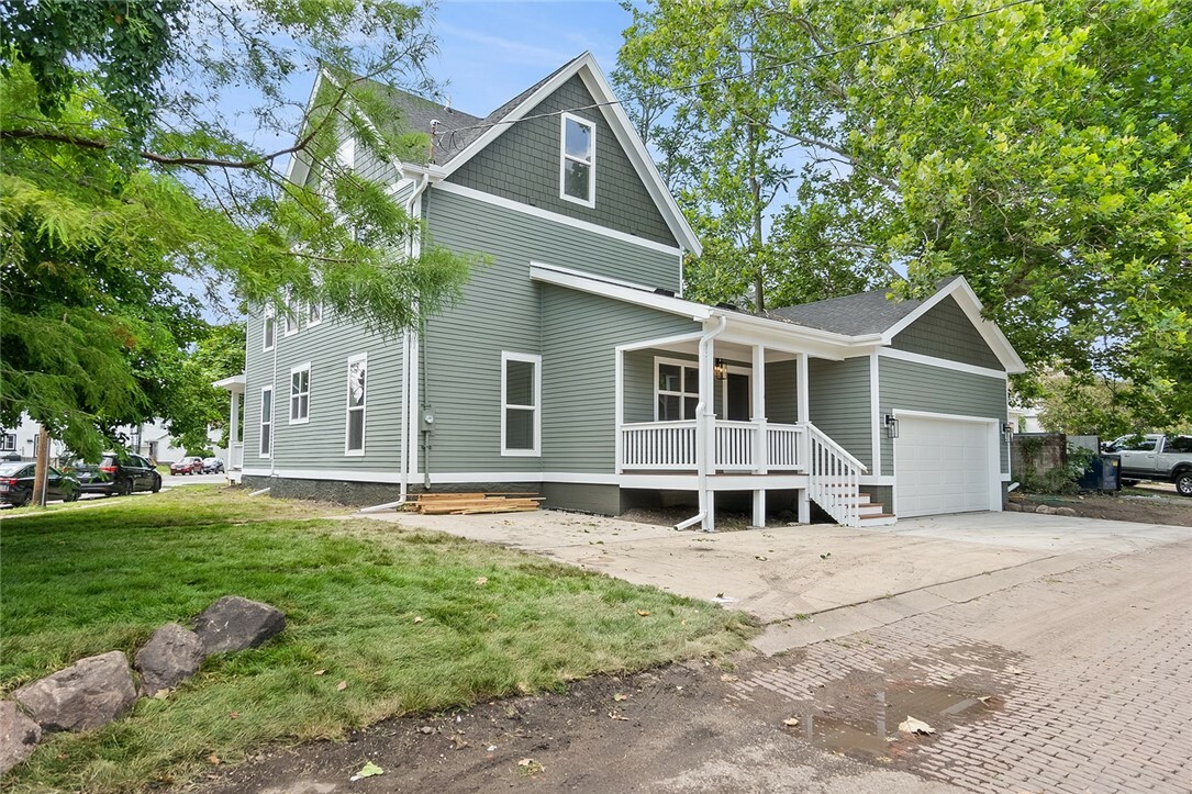 1085 26th Street  Des Moines IA 50311 photo