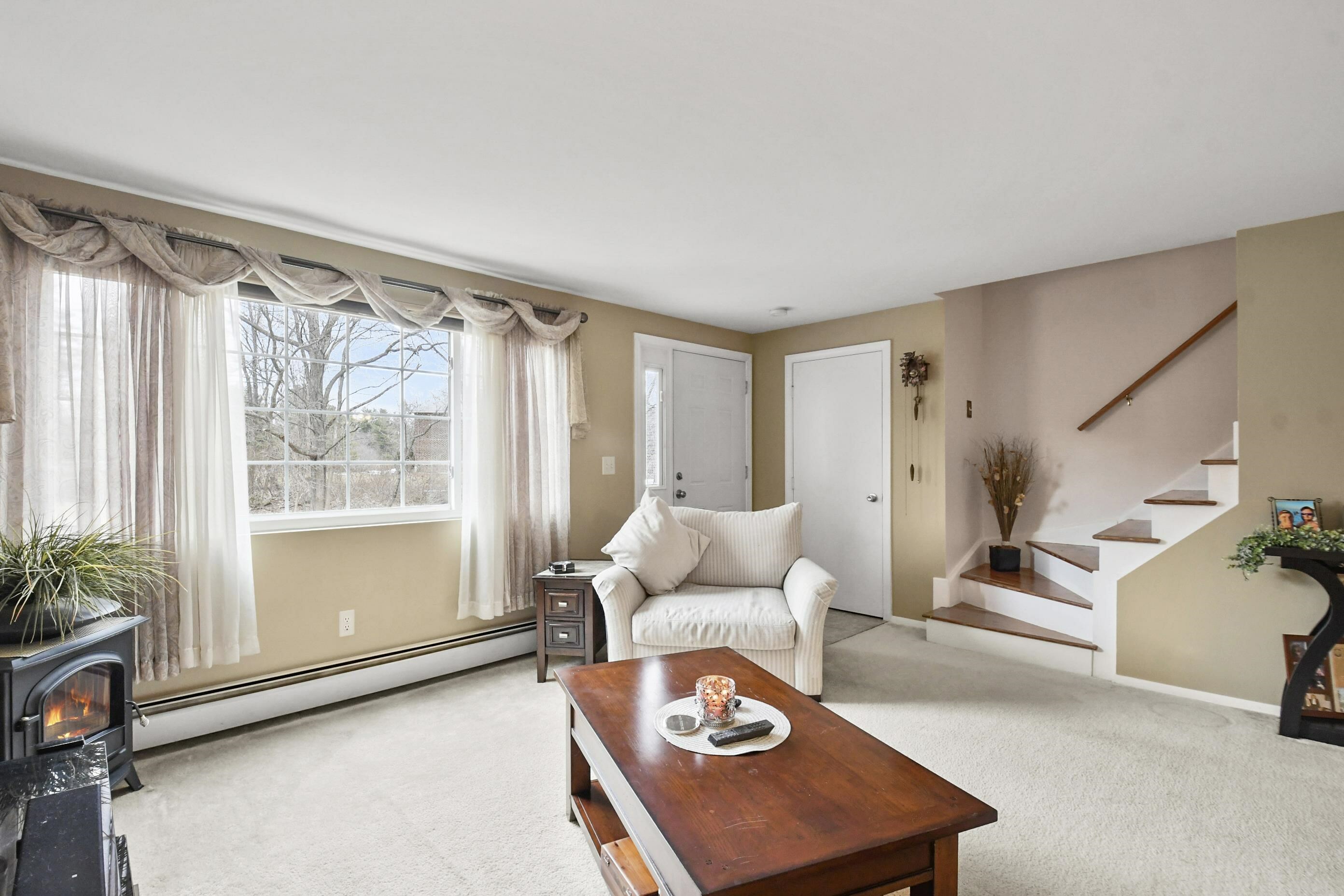 Property Photo:  9 Oakridge Drive  NH 03053 