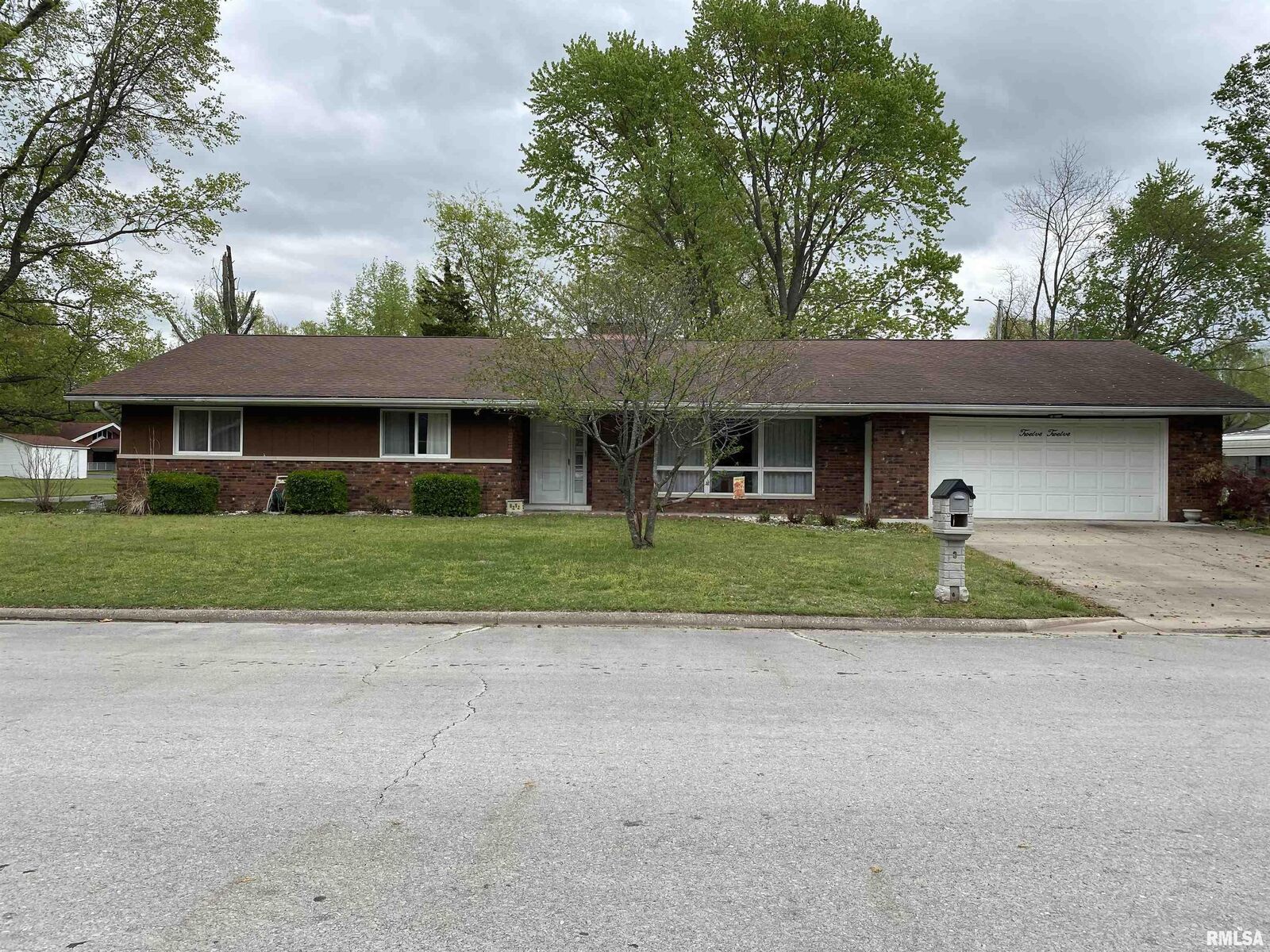Property Photo: 1212 N 16th Street IL 62966