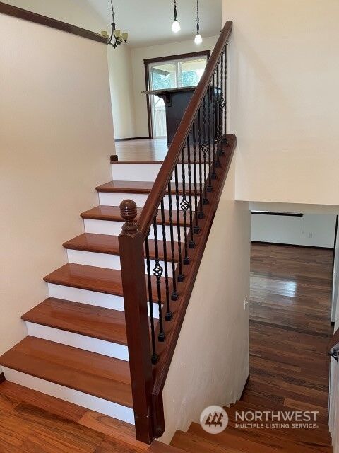 Property Photo:  517 NE 205th Street  WA 98155 