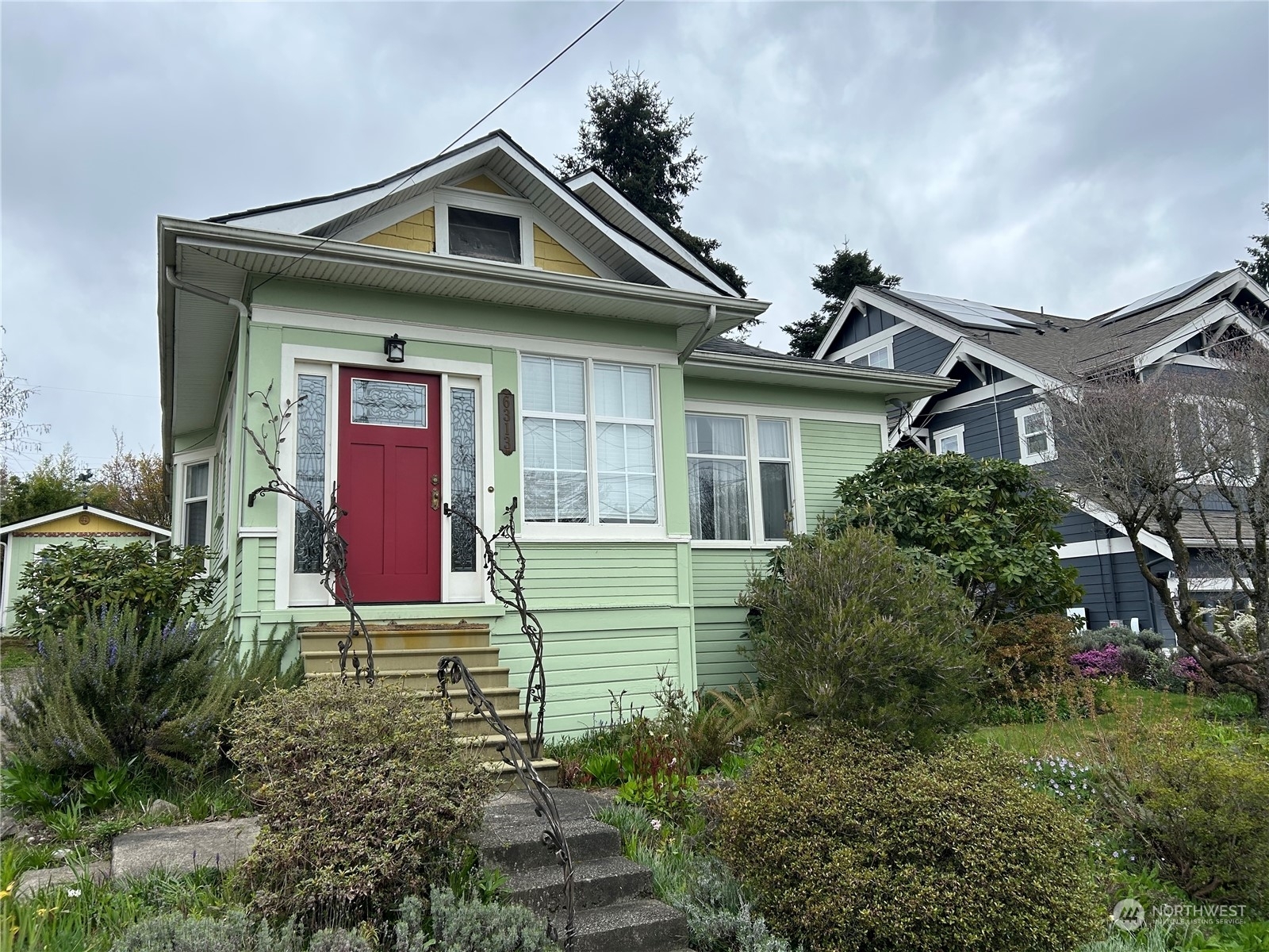 Property Photo: 6313 4th Avenue NE WA 98115