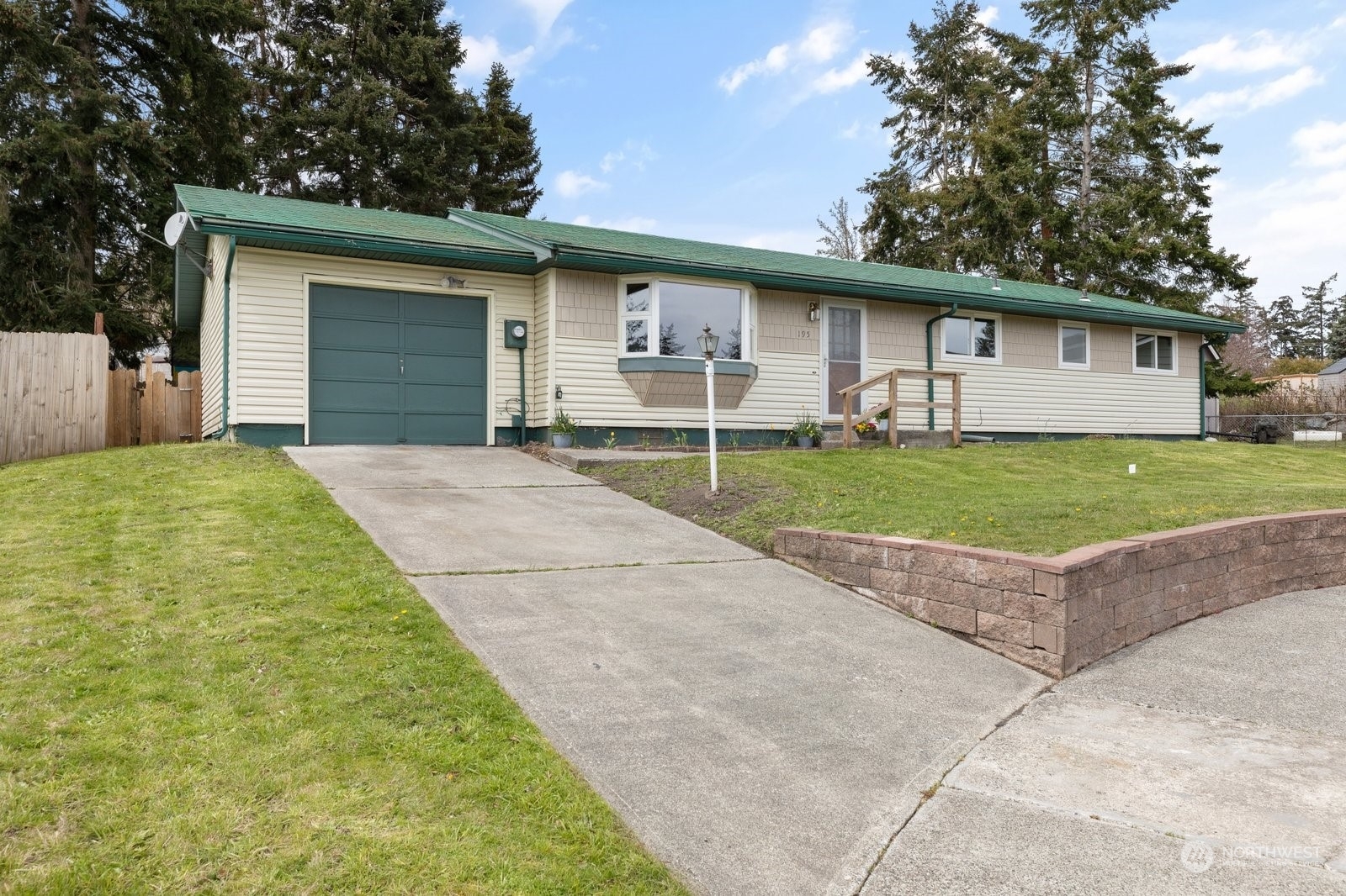 Property Photo:  195 NW 10th Court  WA 98277 