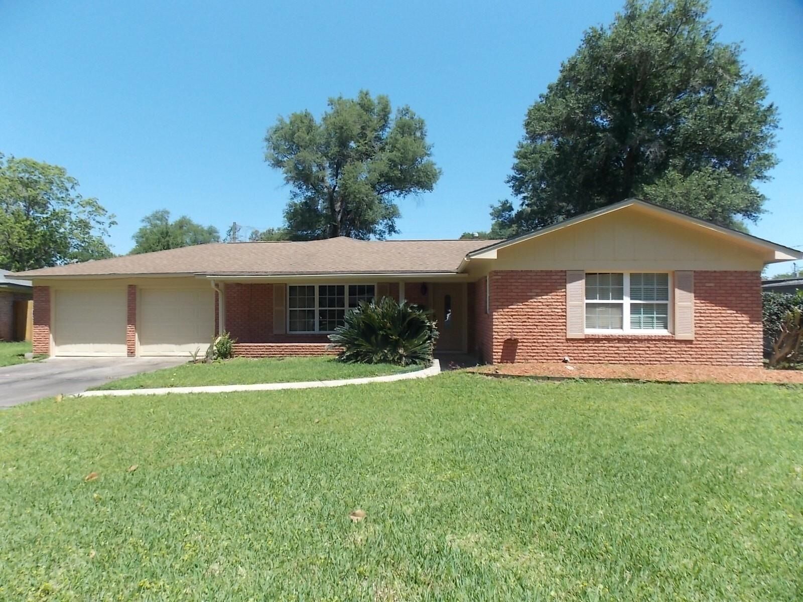 Property Photo:  4750 Fieldwood Lane  TX 77706 