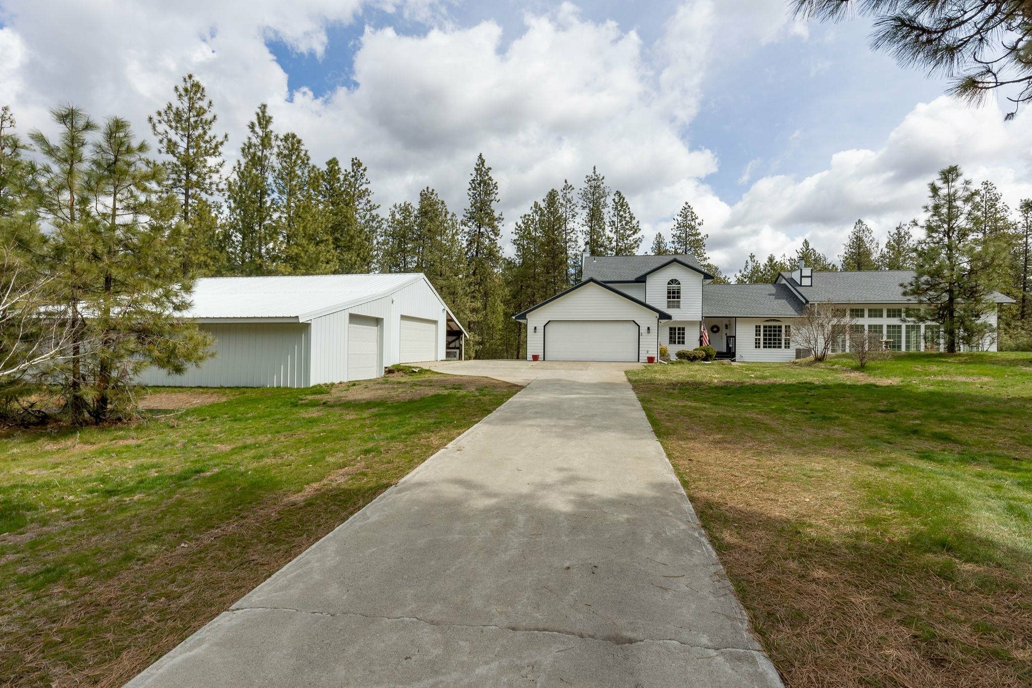 Property Photo:  1811 S Deep Creek Ct  WA 99022 