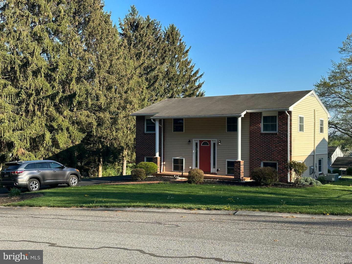 Property Photo: 2138 Cloverfield Drive PA 17046