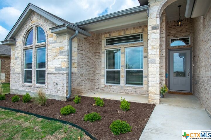 Property Photo:  1014 Winchester Drive  TX 76559 