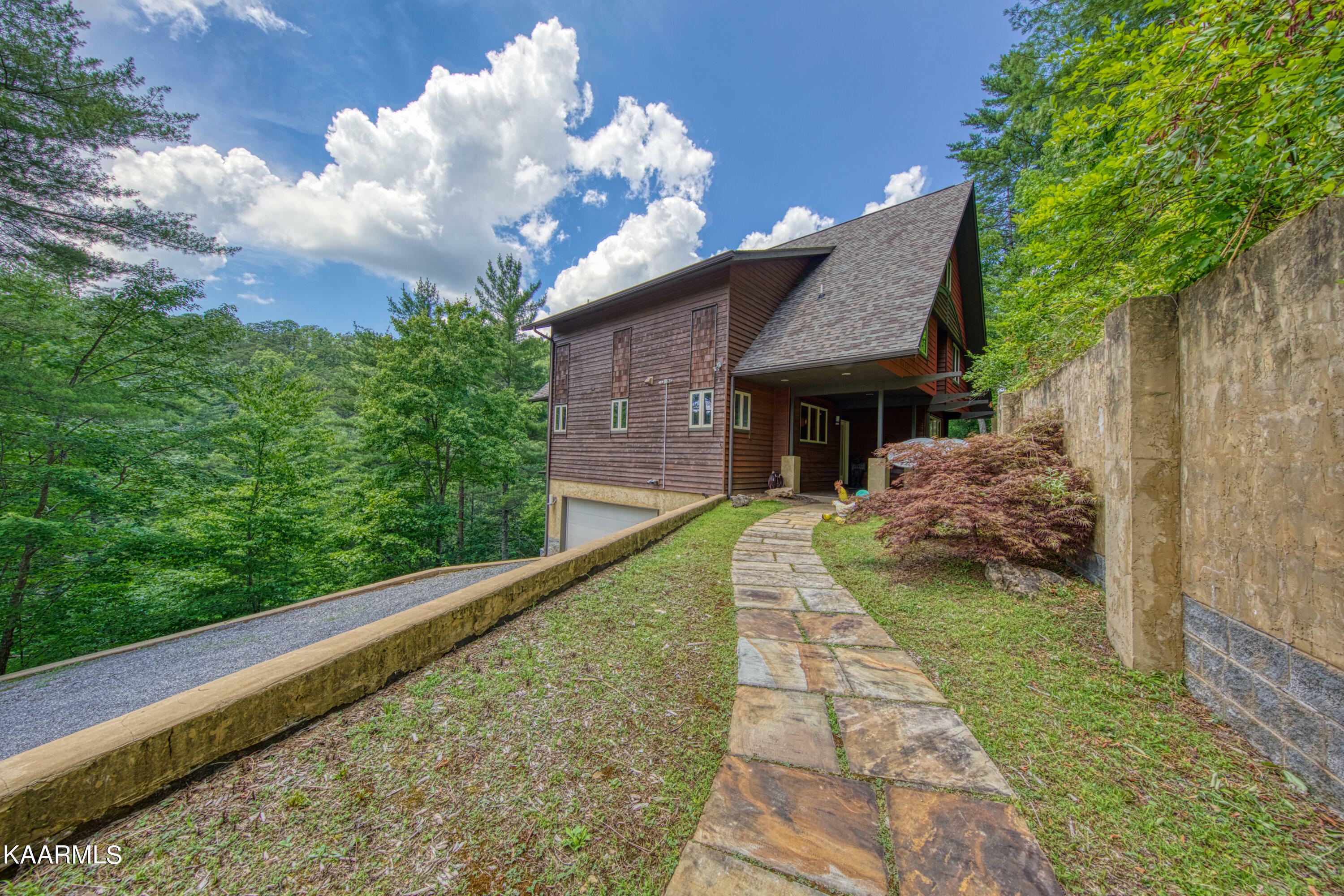 Property Photo: 107 Bluestone Way TN 37882