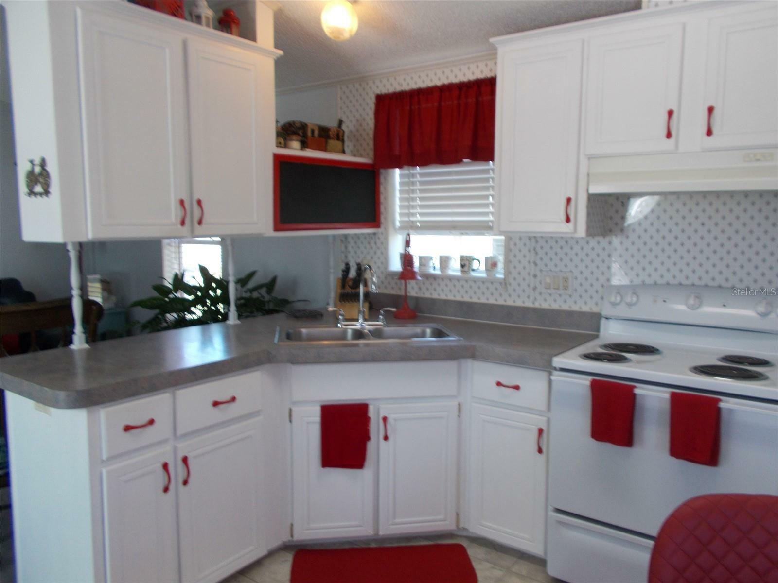 Property Photo:  107 52nd Avenue W  FL 34207 