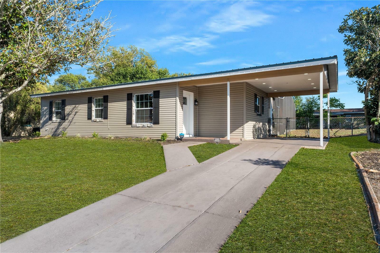 Property Photo: 7136 Brierdale Street FL 34606