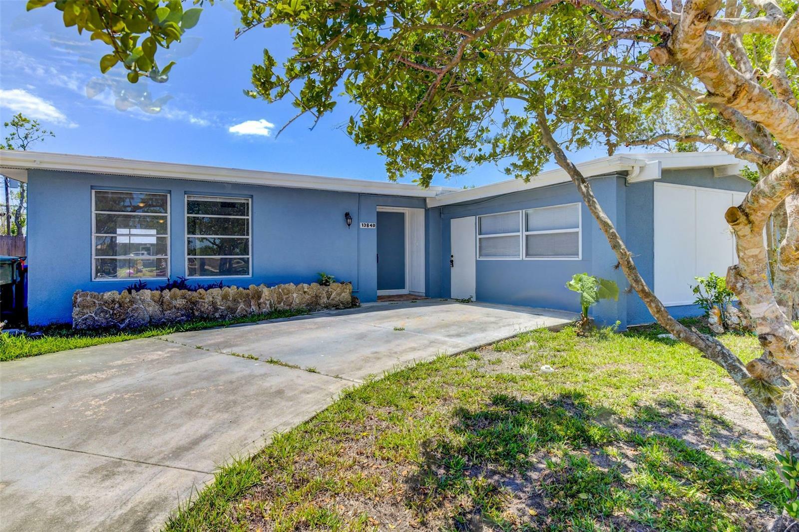 Property Photo:  13840 Tamiami Trail  FL 34287 