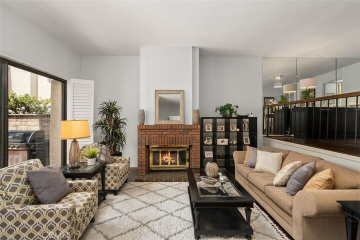 Property Photo:  435 Fairview Avenue 4  CA 91007 