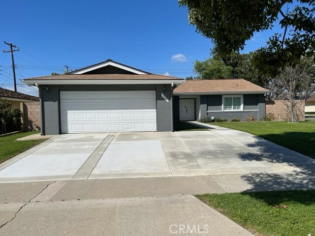 Property Photo: 1509 E Avalon Avenue CA 92705
