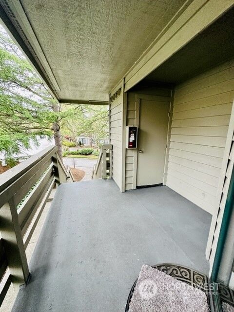 Property Photo: 1250 Bellevue Way NE 4 WA 98004