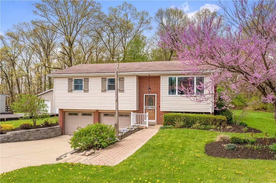 Property Photo:  2 Hemlock St  PA 15009 