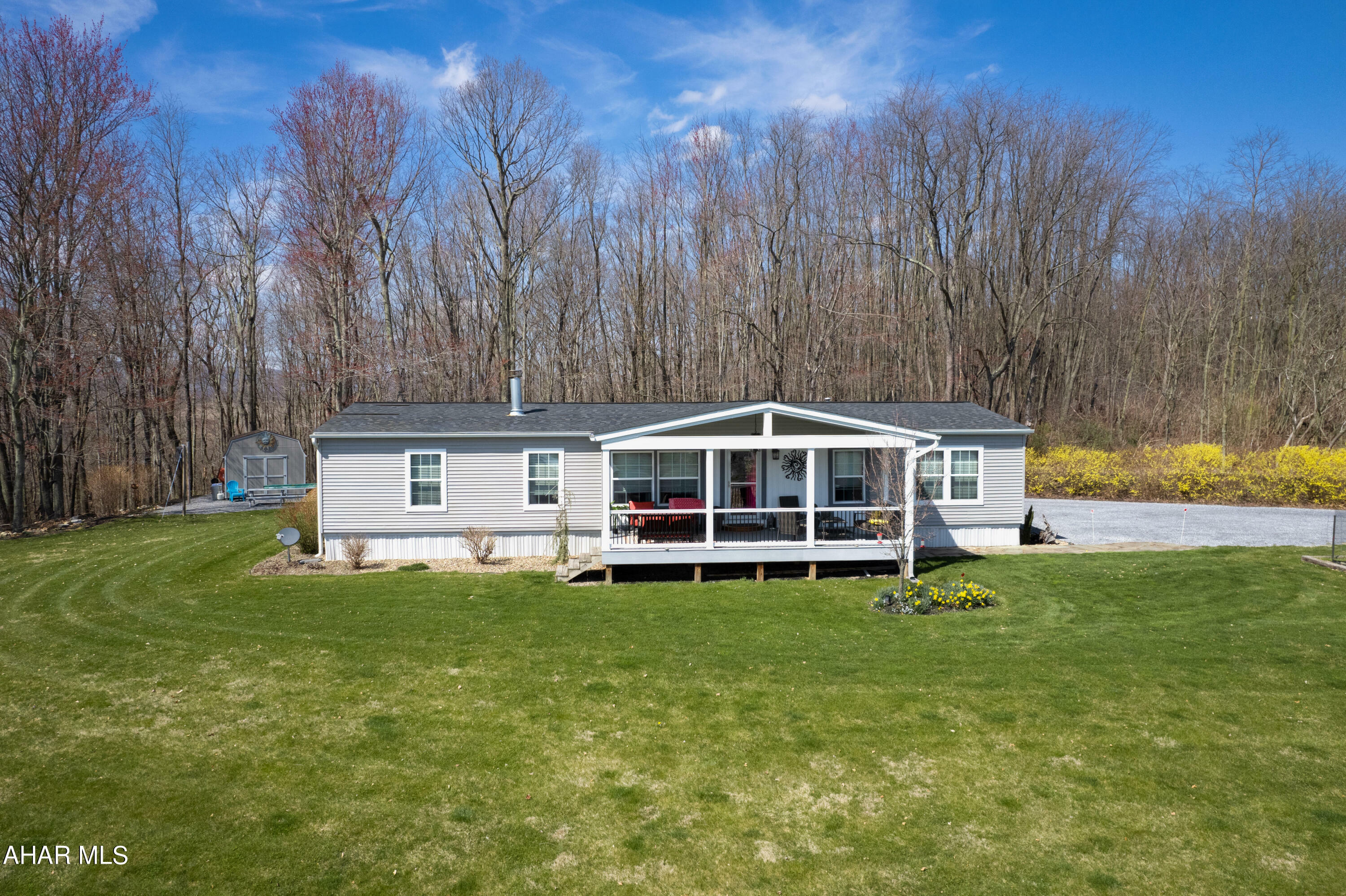 Property Photo:  202 Benna Road  PA 15554 