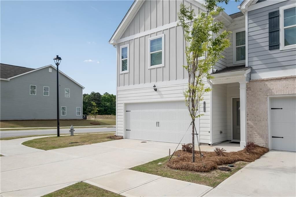 Property Photo:  7638 Gray Pointe Drive  GA 30058 