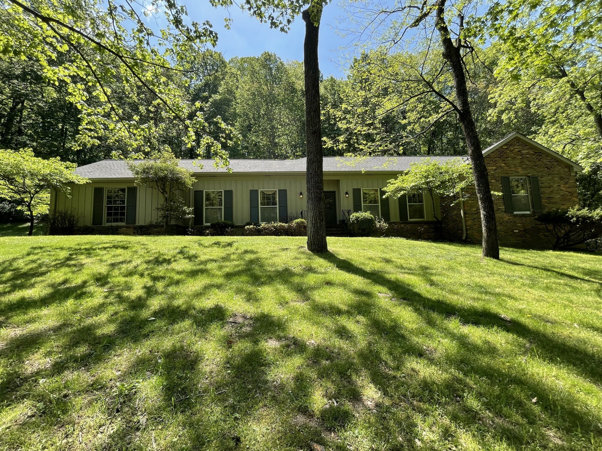 Property Photo:  5849 Fredricksburg Dr  TN 37215 