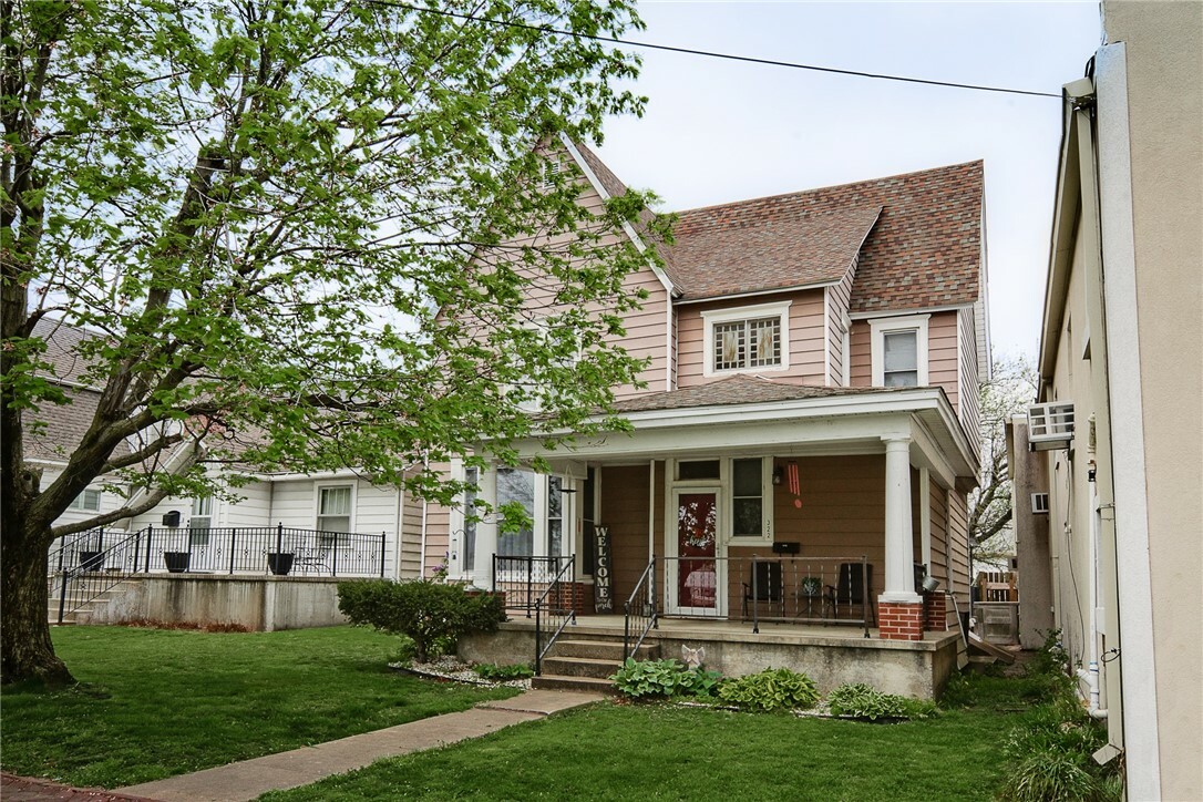 Property Photo:  322 N Wood Street  MO 64850 