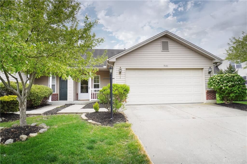 Property Photo: 914 Dillon Way B OH 45036