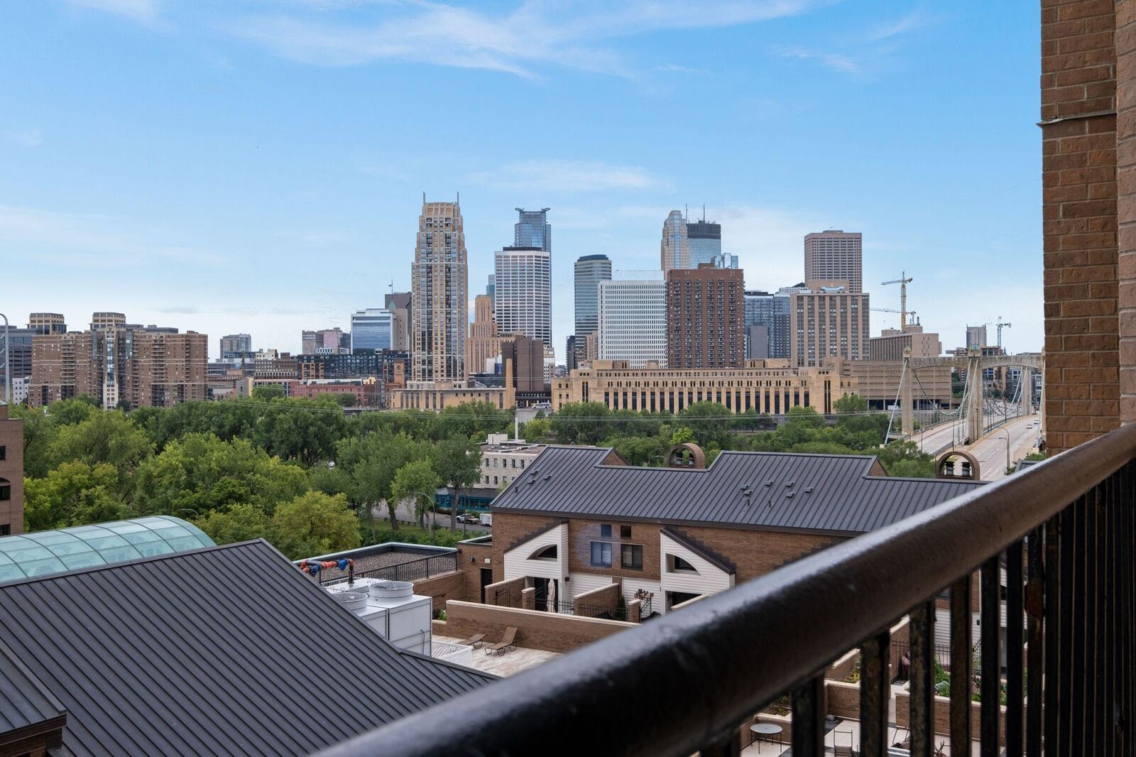 Property Photo:  110 NE 1st Avenue NE F801  MN 55413 