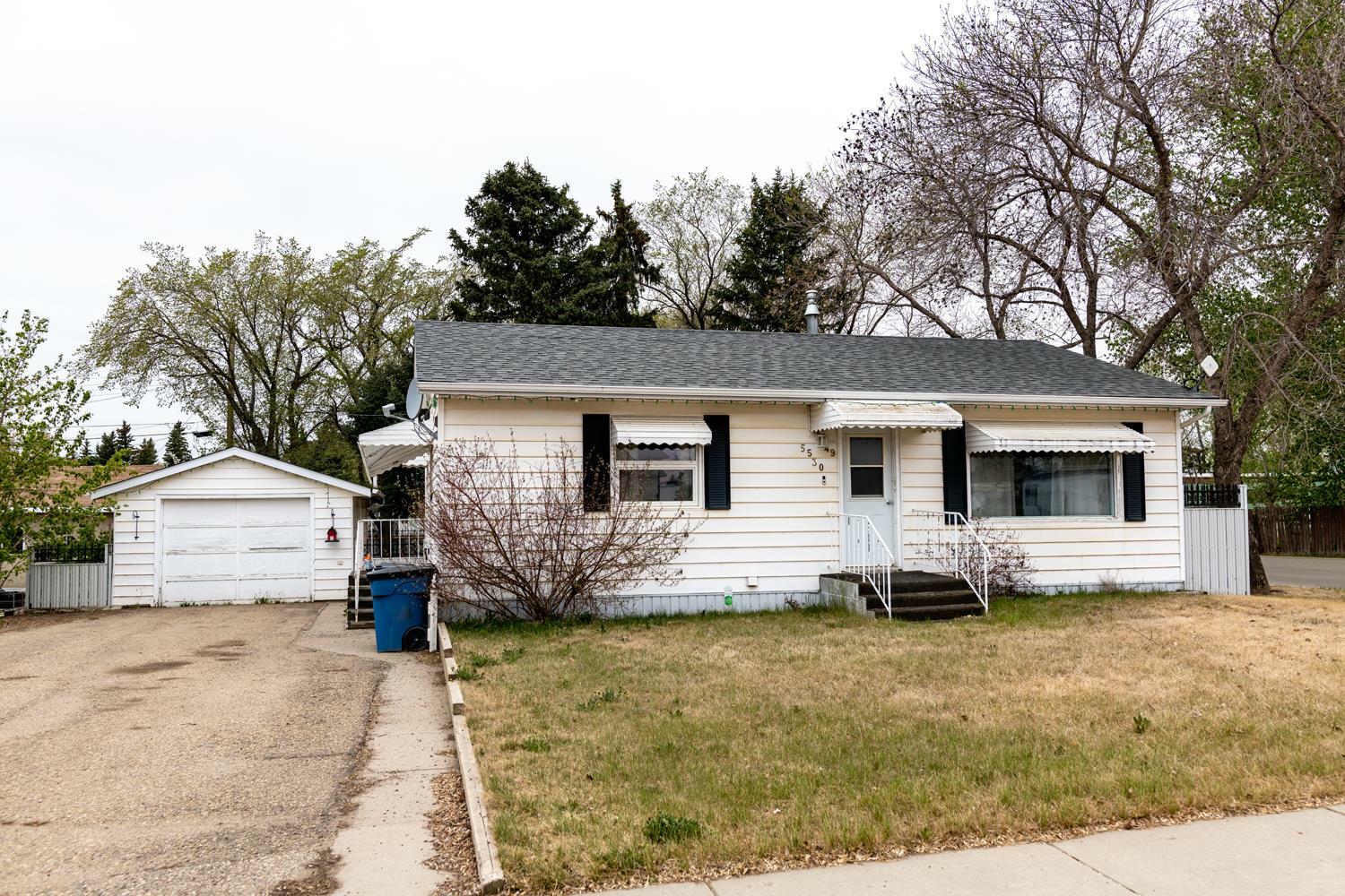 Property Photo: 5530 49 Street AB T0B 3S0