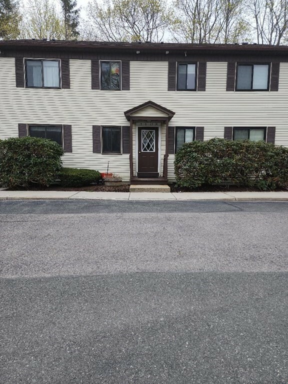 Property Photo: 16 Cleveland Pl 14 MA 01930