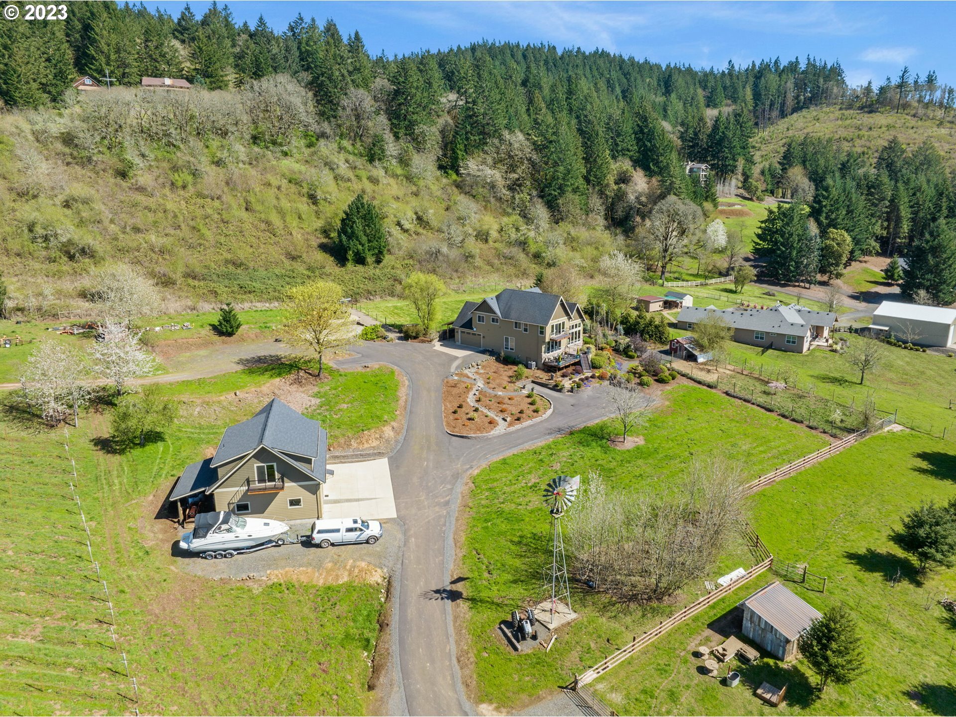 Property Photo: 31727 NE Wilsonville Rd OR 97132