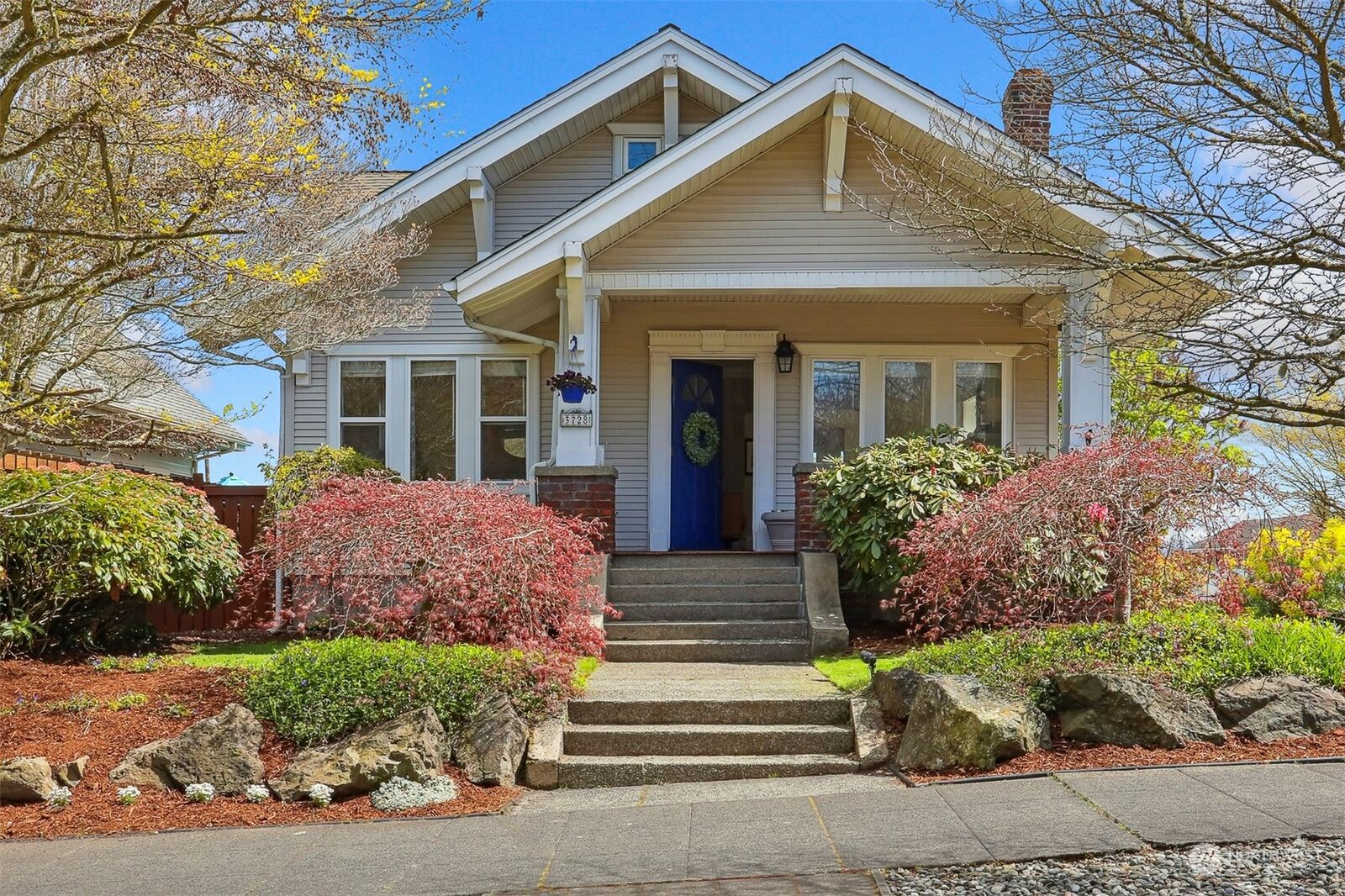 Home for sale in Seattle 3728 40th Avenue SW, Seattle, WA 98116