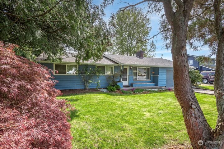 Property Photo:  1027 14th Street SW  WA 98371 