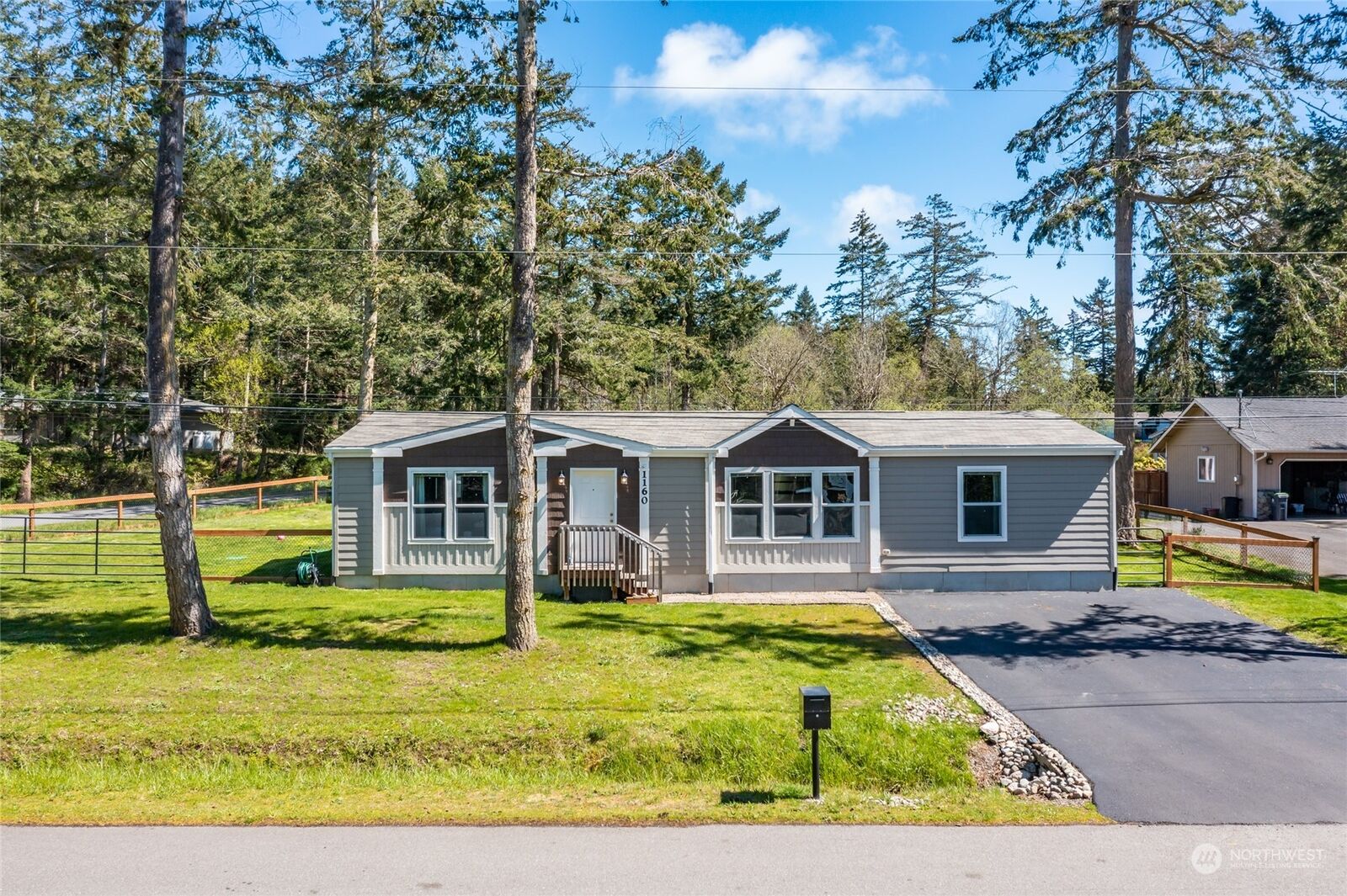 Property Photo:  1160 Paul Avenue  WA 98277 