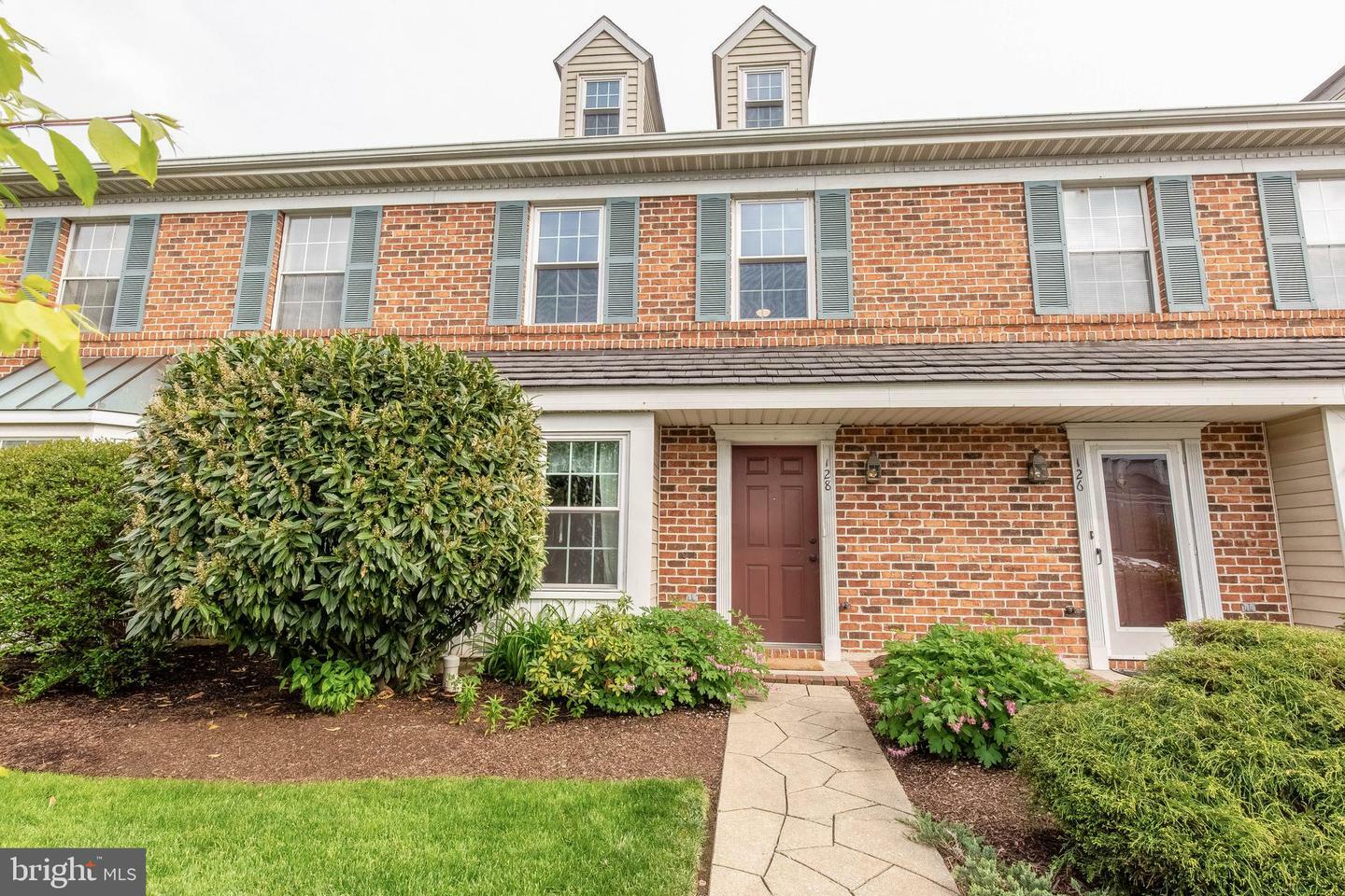 Property Photo:  128 Delancy Place  PA 17601 