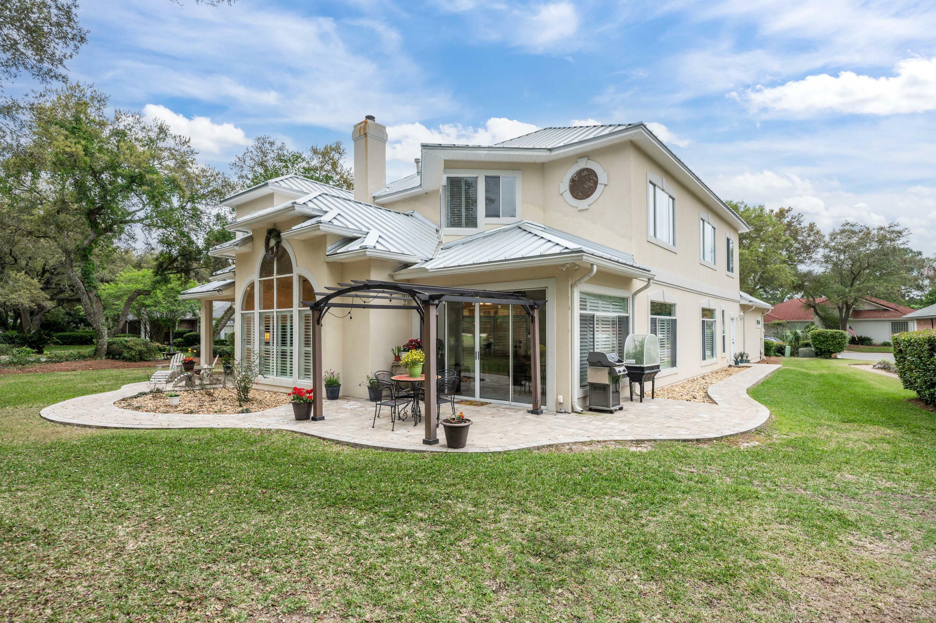 Property Photo: 1325 Windrush Cove FL 32578