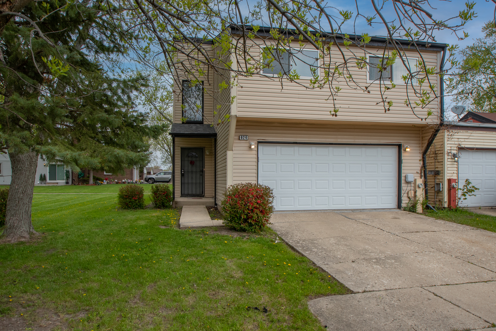 Property Photo:  924 Cordoba Court  IL 60484 